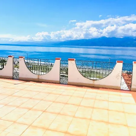 Apartment Pina Reggio Calabria